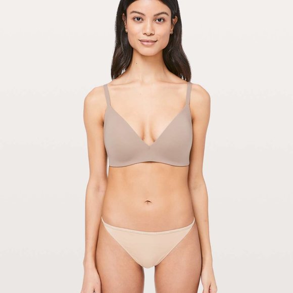 NWT Lululemon Take Shape Bra, Soft Sand